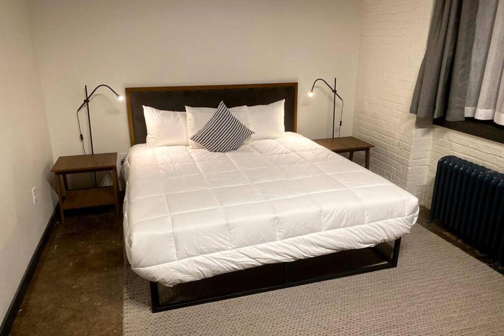 3E-Spacious close to PITT/CMU/Carlow, Sleeps 4